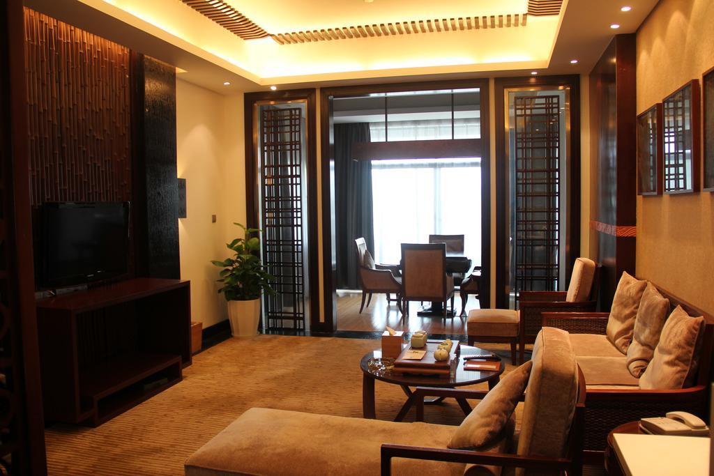 Huanxiu Resort & Spa Suzhou  Exterior photo